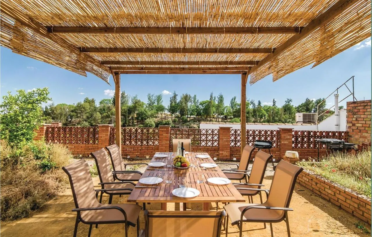 Dom wakacyjny Stunning Home In Hornachuelos With Kitchen